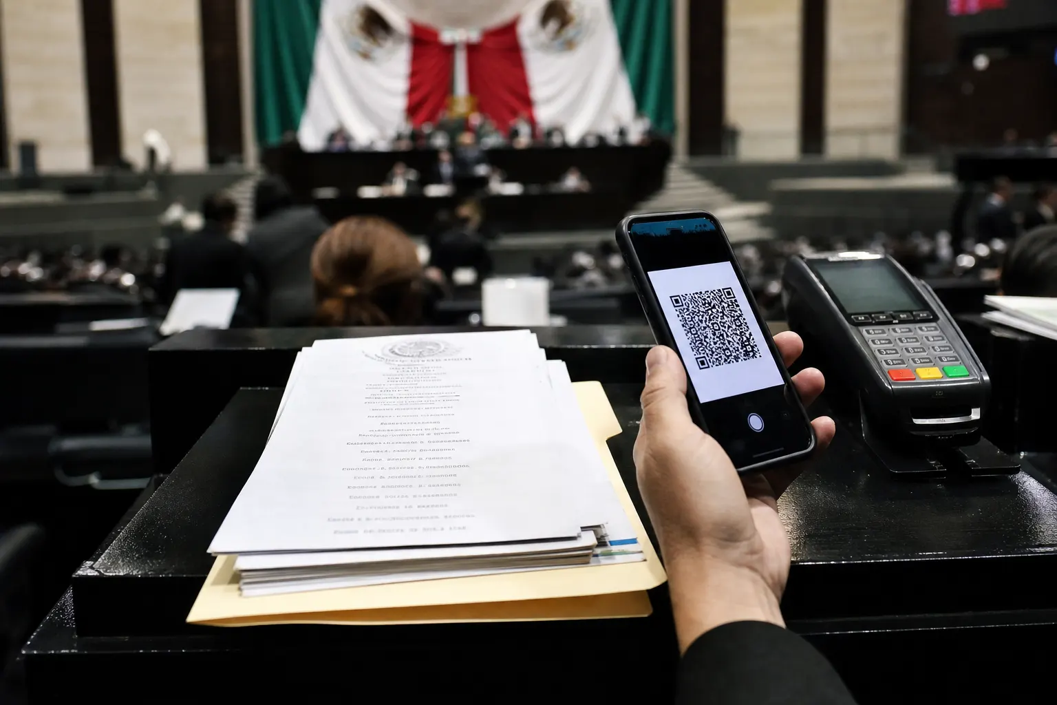 Documentos legislativos y dispositivos de pago digital asociados al debate de la Ley de Economía Digital en México