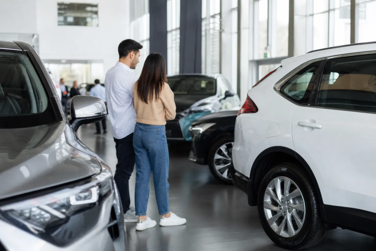 Vehículos nuevos en una distribuidora automotriz en México